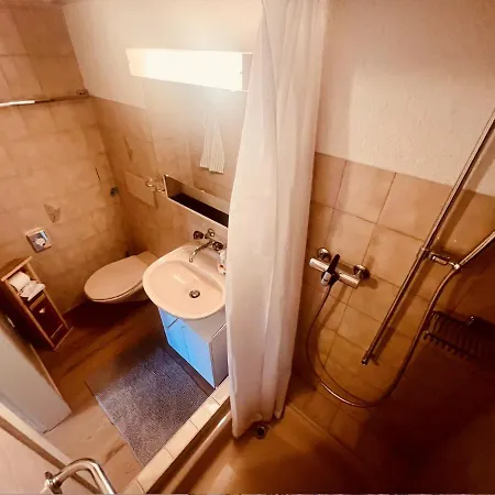 Alpaka-ferienhaus Oenzlen * Wynigen